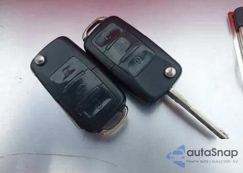 2004 Volkswagen New Beetle Gls z USA, uszkodzony, nr VIN 3VWCM31Y34M349726